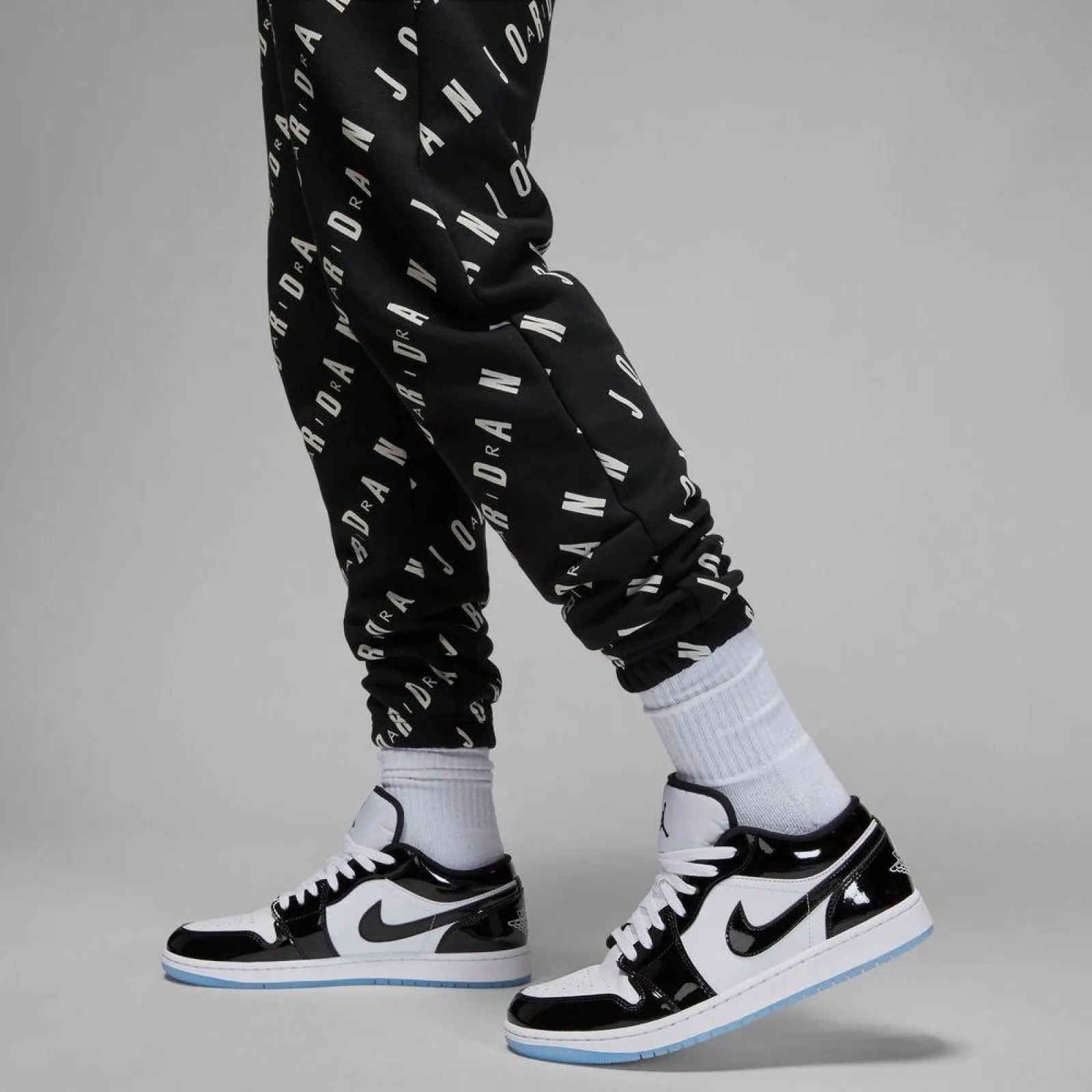 Air Jordan Essentials Graphic Black Fleece Pants