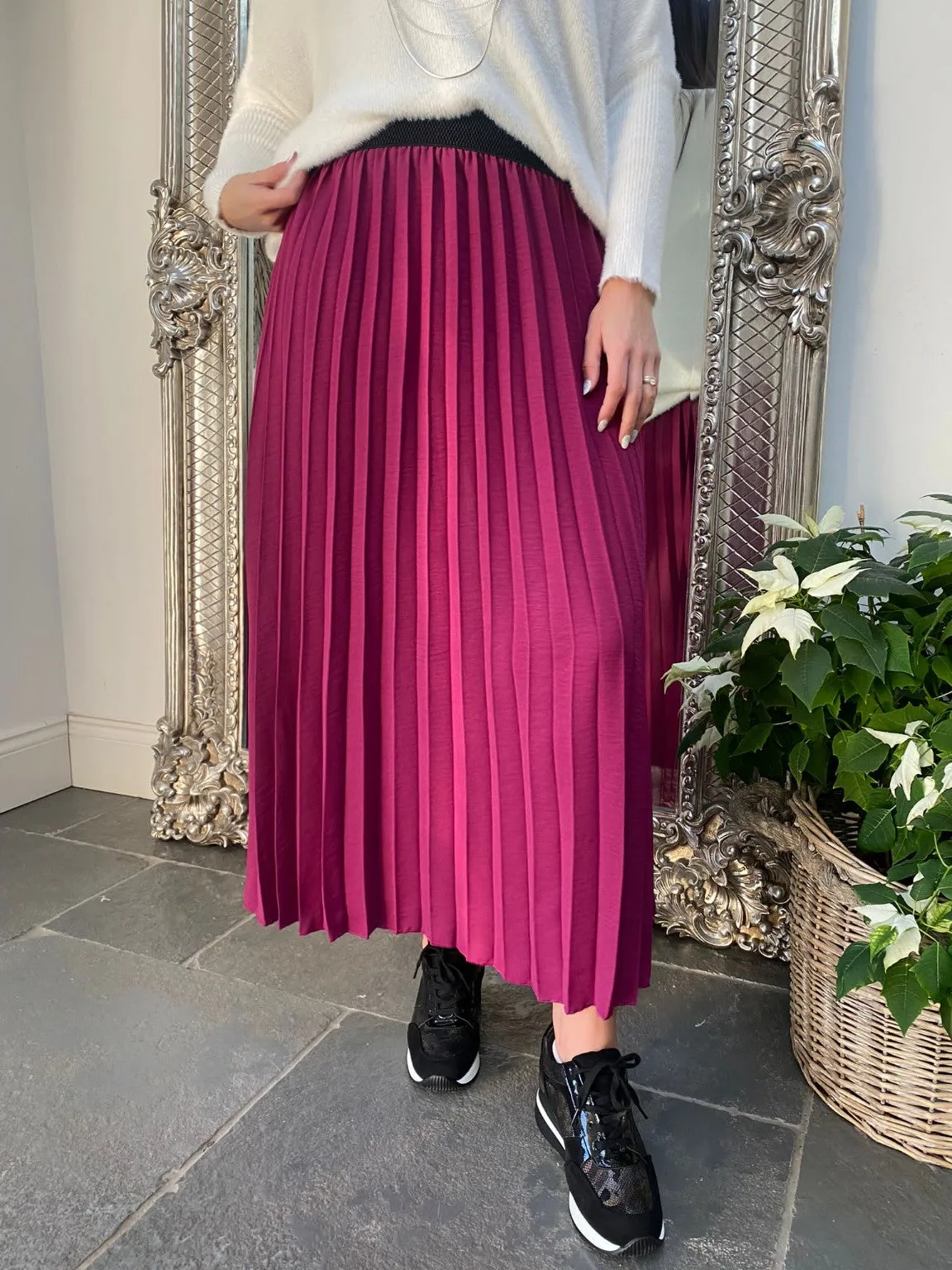 Trendy Pleated Midi Skirt