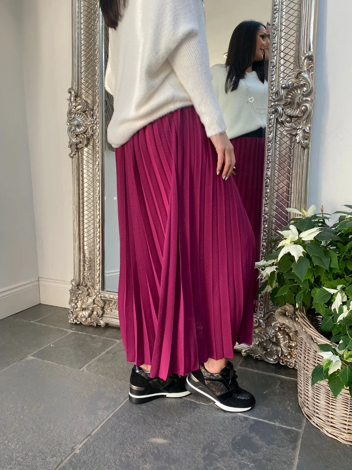 Trendy Pleated Midi Skirt