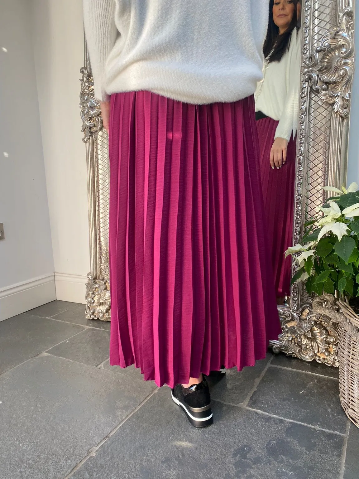 Trendy Pleated Midi Skirt