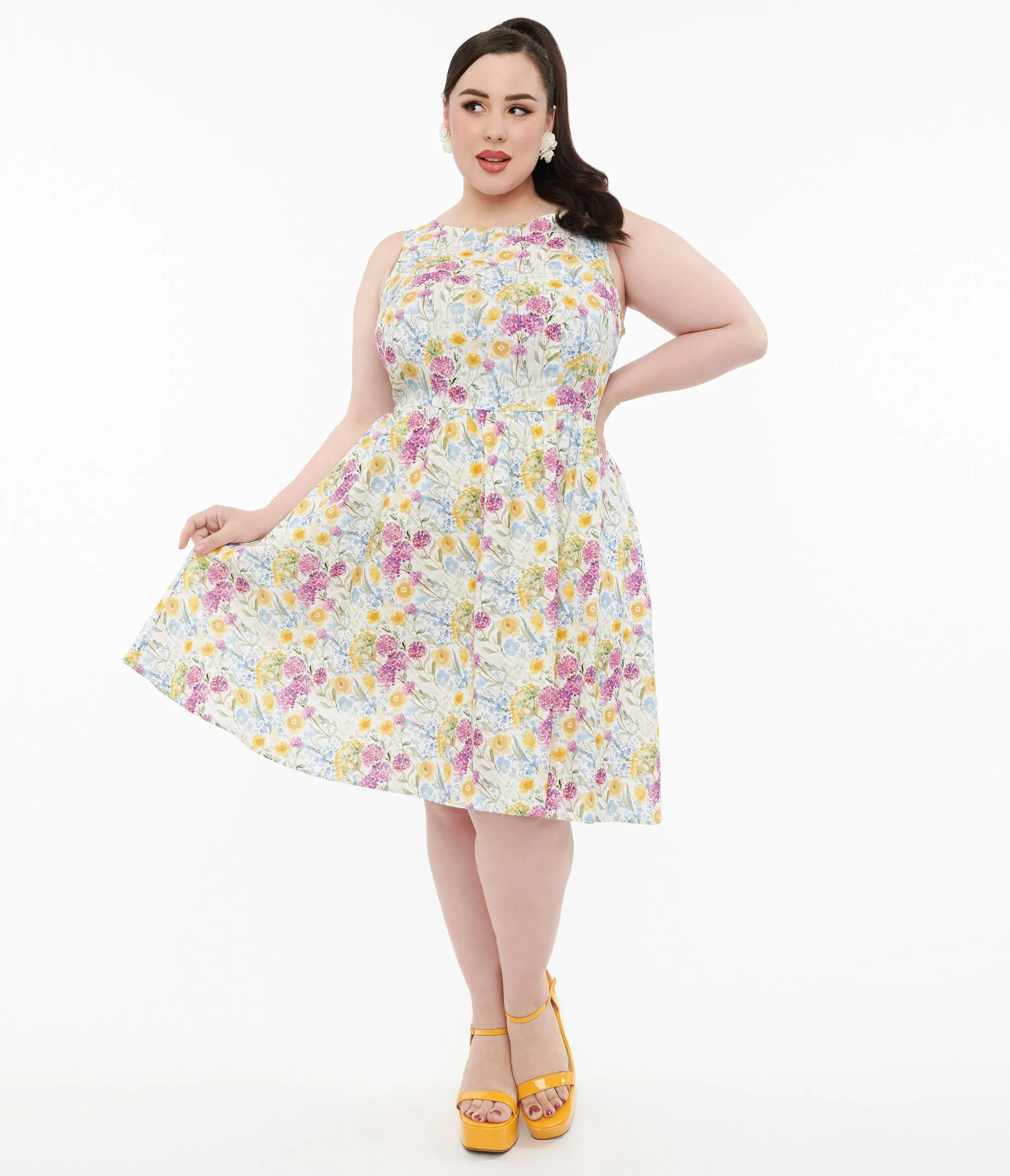 Plus Size Vintage Style Wildflower Swing Dress